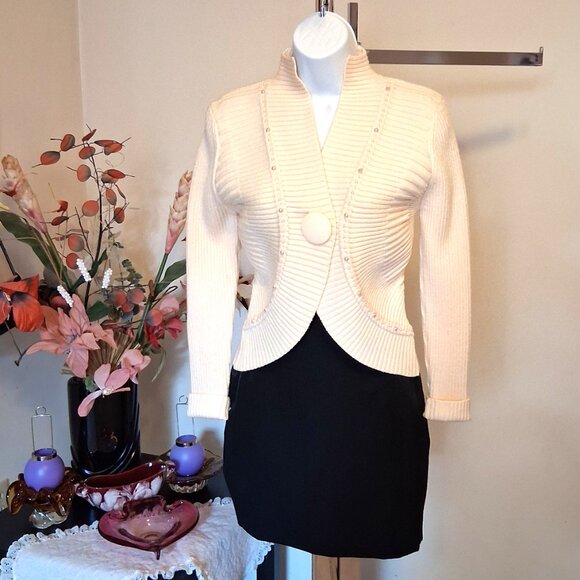 NWT Woman's Yellow One Button Knit Shrug Open Front Cardigan Lightweight Sweater - Picture 4 of 9